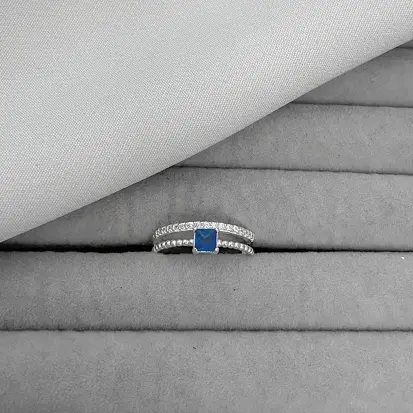 ANEL ZIRC AZUL ESCURO FIO CRAVEJADO