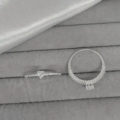 ANEL SOLITÁRIO CRAVEJADO ZIRCONIA CORAÇÃO CRISTAL