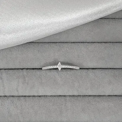 ANEL SOLITÁRIO NAVETE CRAVEJADO 2X4MM
