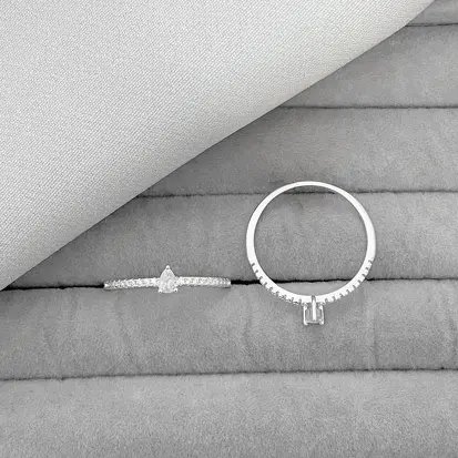 ANEL SOLITÁRIO GOTA ZIRCONIA CRAVEJADO