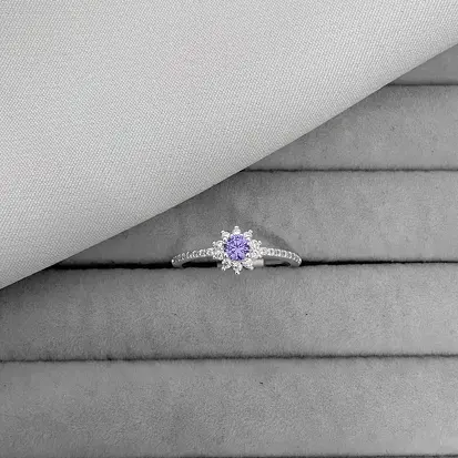 ANEL SOLITÁRIO REDONDO ROXO CRAVEJADO