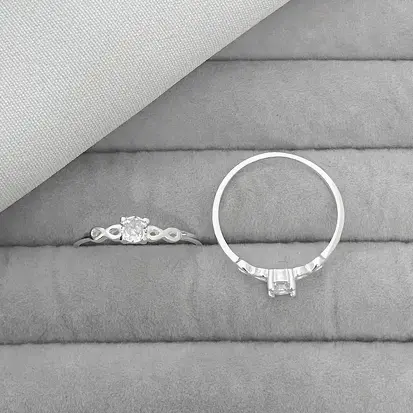 ANEL INFINITO LATERAIS ZIRCONIA MEIO 4 MM