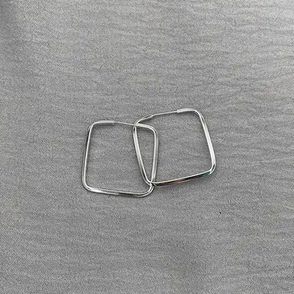 ARGOLA CHANFRADA QUADRADA 3CM 2MM