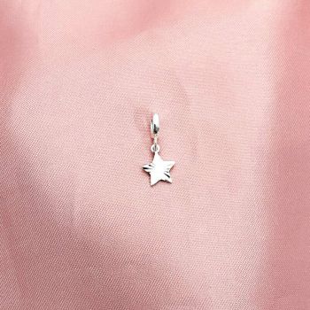 Berloque Estrela Detalhada