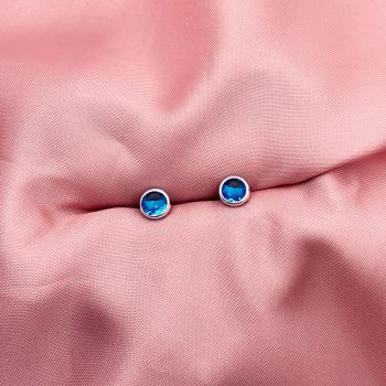 Brinco Redondo Zirconia Embutida Azul