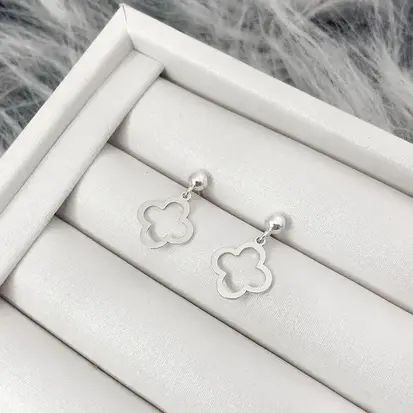 BRINCO PENDURADO VAN CLEEF VAZADO