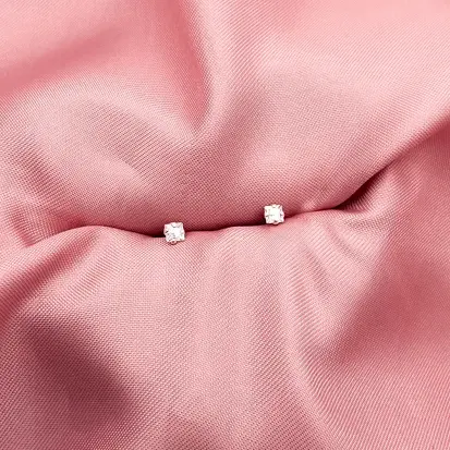BRINCO ZIRCONIA QUADRADA 3MM