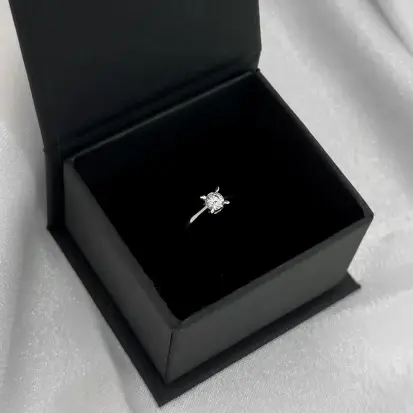 ANEL REDONDO MOISSANITE 4MM 4 GARRAS