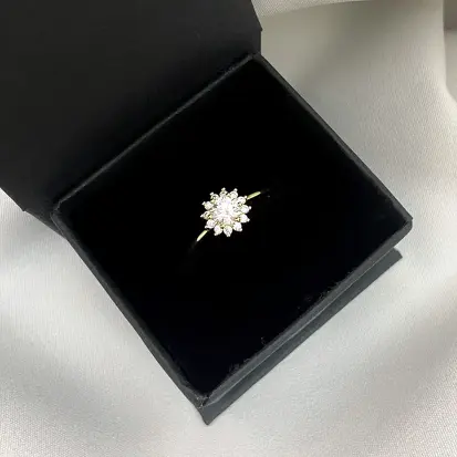 ANEL MOISSANITE SOLITÁRIO FLOR PRATA COM BANHO DE OURO