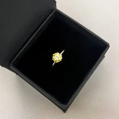 ANEL SOLITARIO MOISSANITE AMARELO 6MM RODIO