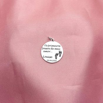 Pingente Plaquinha Pezinhos Personalizada