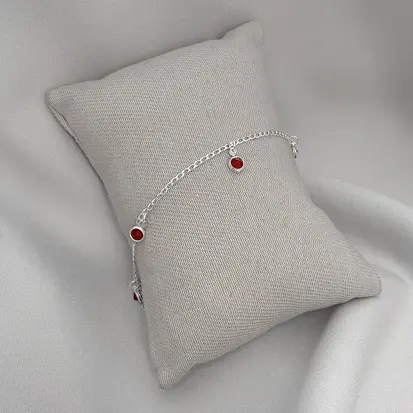 PULSEIRA INFANTIL 4 ZIRCÔNIAS VERMELHAS PENDURADAS
