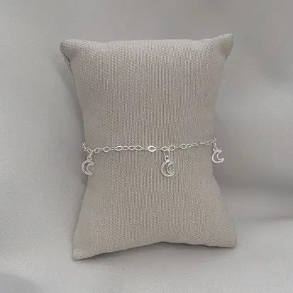 PULSEIRA LUAS VAZADAS PENDURADAS