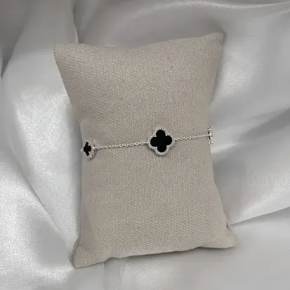 PULSEIRA TRES VAN CLEEF PRETO DETALHE CRAVEJADO